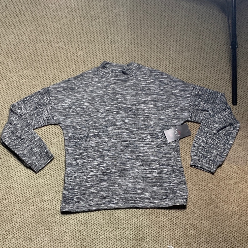 Women's Gray Long Sleeve Top